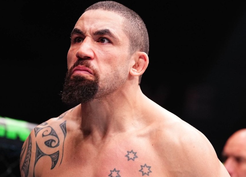 superlutas's tweet card. Whittaker lamenta desempenho após decisão dividida e elogia estilo de luta do rival holandês