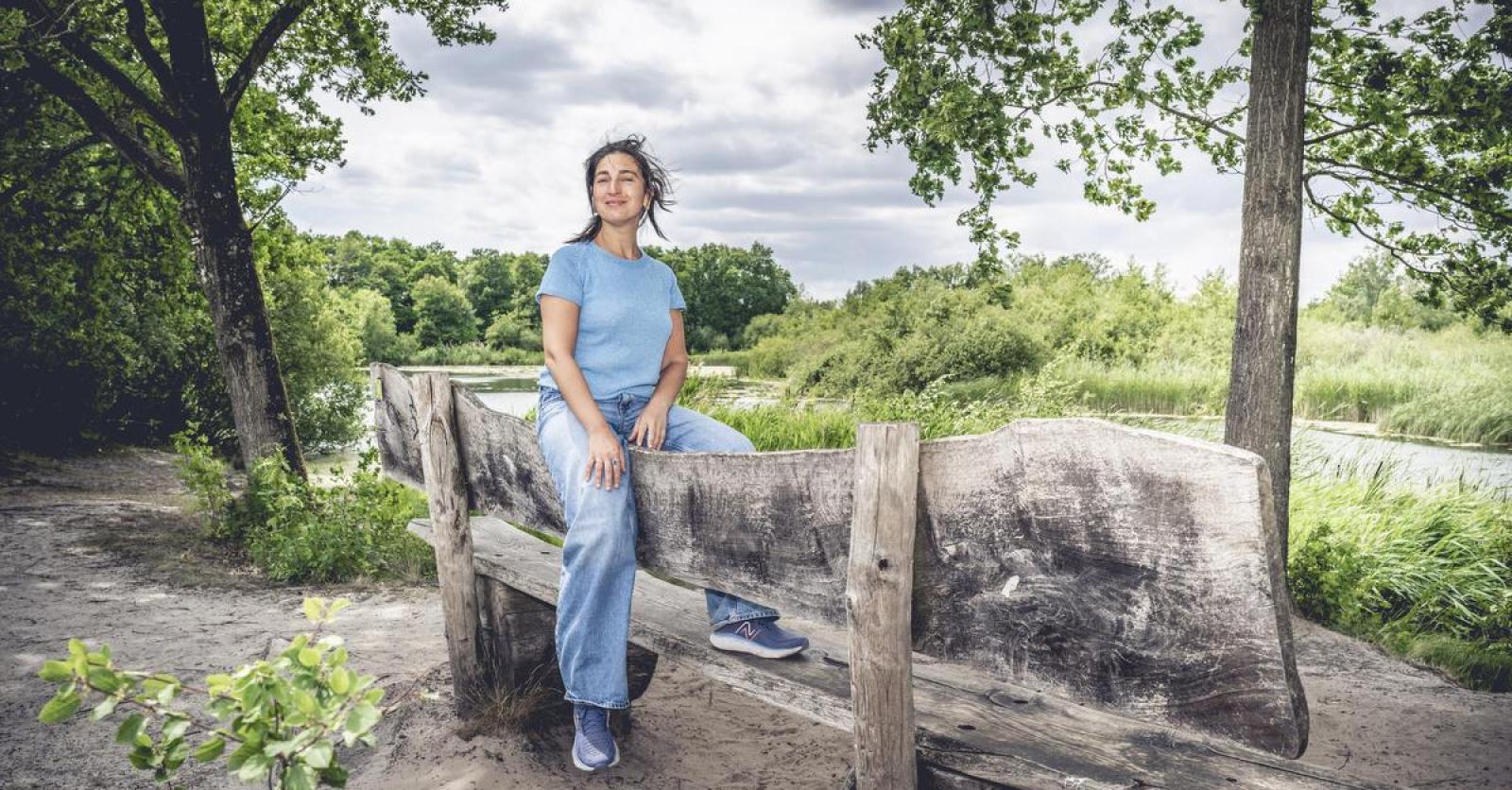 PaulCobbaert's tweet card. Tien jaar geleden leerde het land Zuhal Demir kennen. Een stomende fotoshoot in het parlement: meer was niet nodig om de natie in rep en roer te zetten. Vandaag is de Limburgse pasionara een vaste...