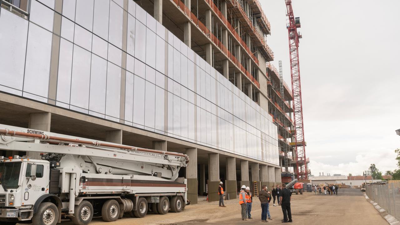 UCDavis_Egghead's tweet card. Construction materials such as concrete and plastic have the potential to lock away billions of tons of carbon dioxide, according to a new study by civil engineers and earth systems scientists at the...