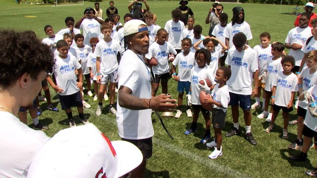 ToddSummers7's tweet card. Greenville – Saturday morning at the Kroc Center in downtown Greenville, Mauldin alum & current New York Giants defensive back, Dru Phillips hosted a one-day youth football camp. Joining …