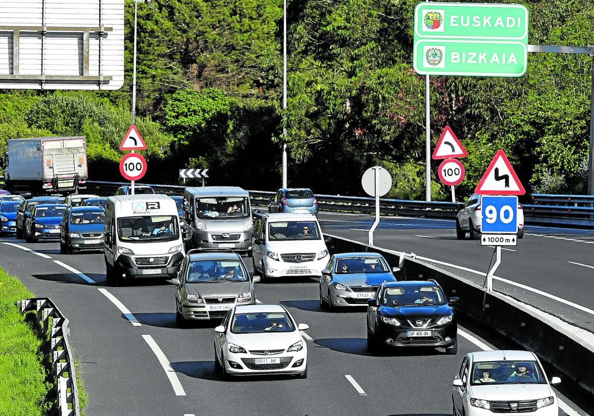 JosudeMiguel1's tweet card. Crecen los vehículos, los conductores y la movilidad privada con los nuevos hábitos de vida y en contra de lo que pretenden las políticas públicas