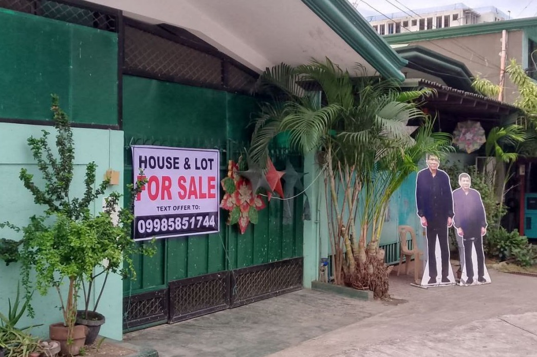 AntonMonta2's tweet card. COMMENTARY:Our association of the Duterte house in Doña Luisa subdivision is far from rosy. The self-confessed Davao Death Squad assassin, Arturo Lascañas, said it was in that house that the assass...
