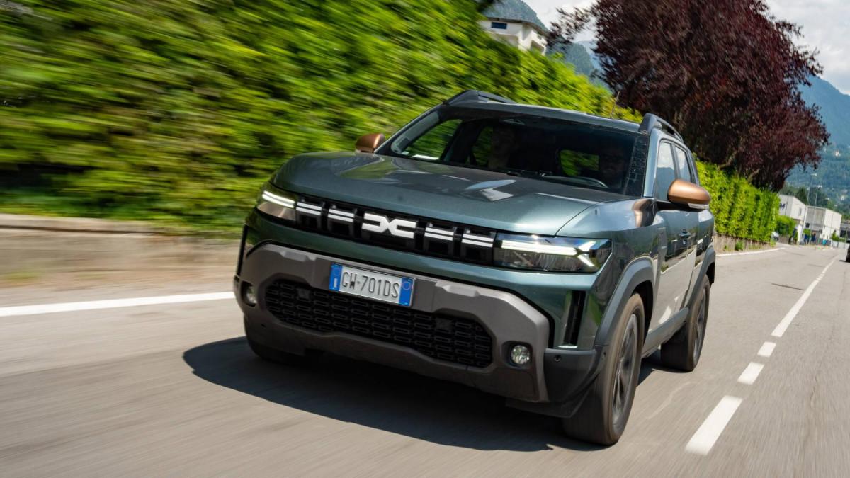 Gazzetta_it's tweet card. Quindici anni dopo il lancio, il Suv della Dacia è ancora ai vertici delle vendite. Ecco i motivi per cui è tanto apprezzato sul mercato italiano