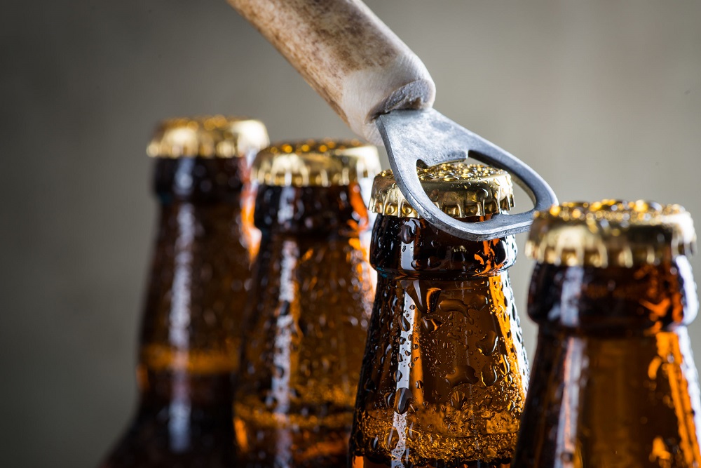 BusinessLiveSA's tweet card. Signal Hill Products, the producer of Devil’s Peak, Striped Horse and Miller Genuine Draft beer brands, is building a R1bn brewery in Midrand that is set to start packing products in August.