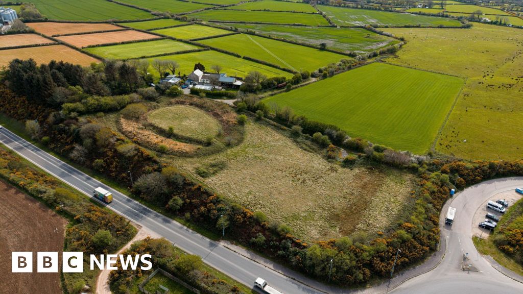 BBCSpotlight's tweet card. Cornwall Heritage Trust says it aims to raise £50,000 towards the acquisition of Castilly Henge.