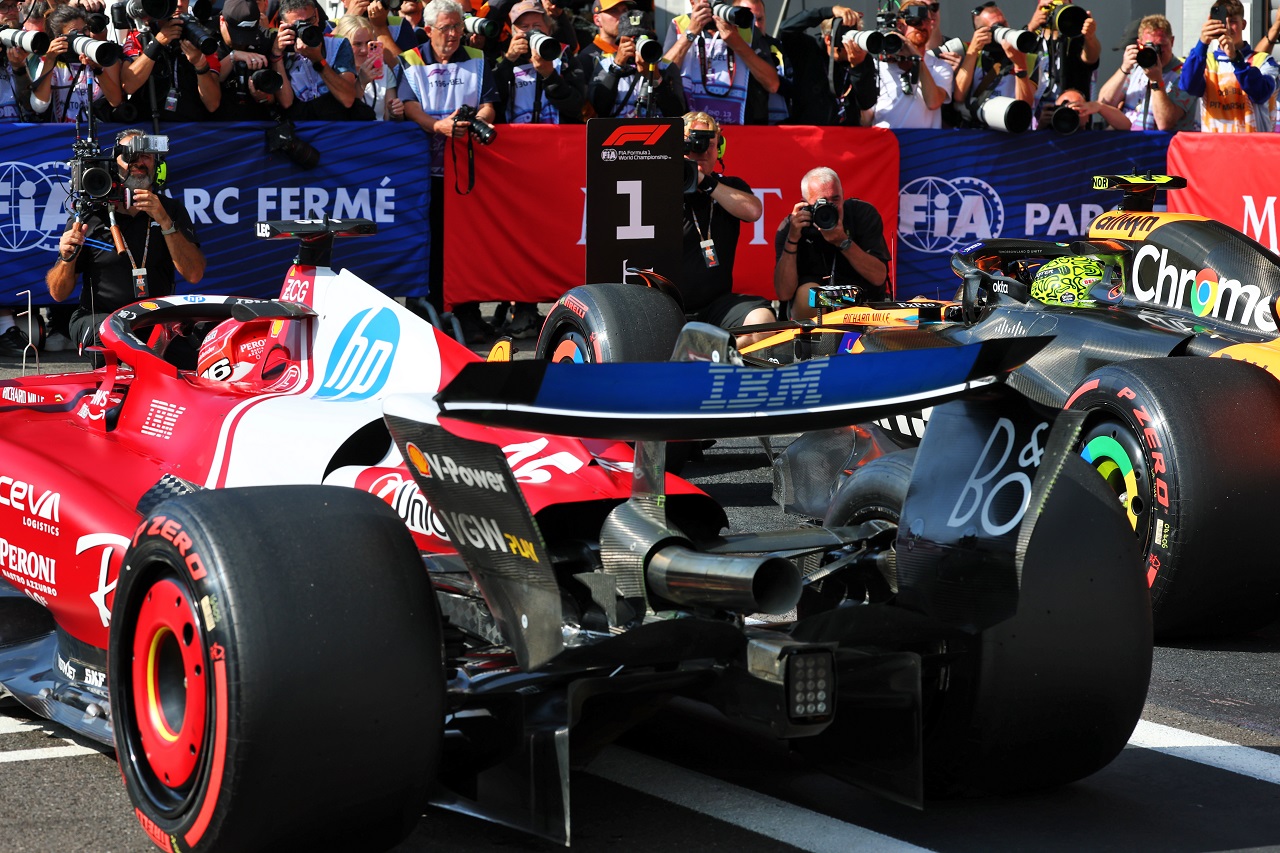 AUTOSPORT_web's tweet card. 　2025年F1ベルギーGPの土曜、フェラーリのシャルル・ルクレールはスプリントで4位、予選で3番手だった。