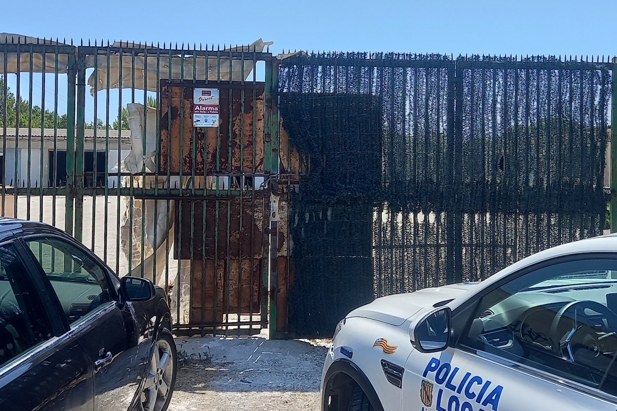GRUP4COM's tweet card. Agentes de la Policía Local de Palma adscritos a la Unidad de Seguridad Integral (USEI) intervinieron el pasado