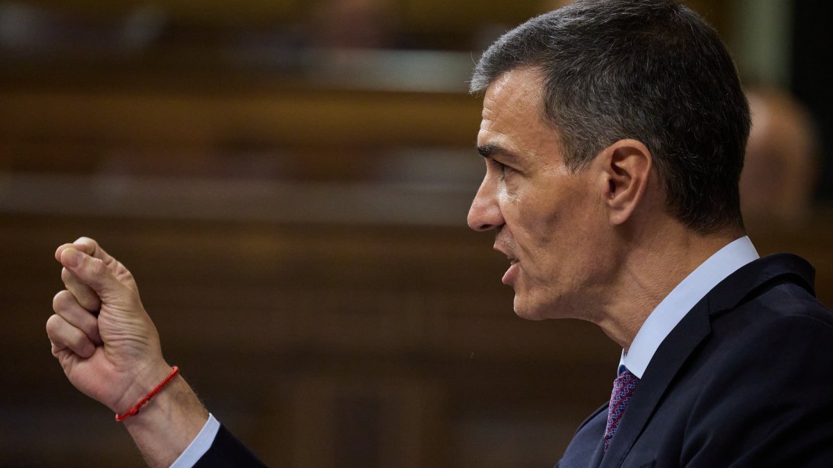 daniel_portero's tweet card. Pedro el Cubano confirma el espionaje a clientes sexuales en complicidad con la policía patriótica: “Teníamos una cabina camuflada con vídeos en la sala Adán. Los chaperos obtenían mucha información,...