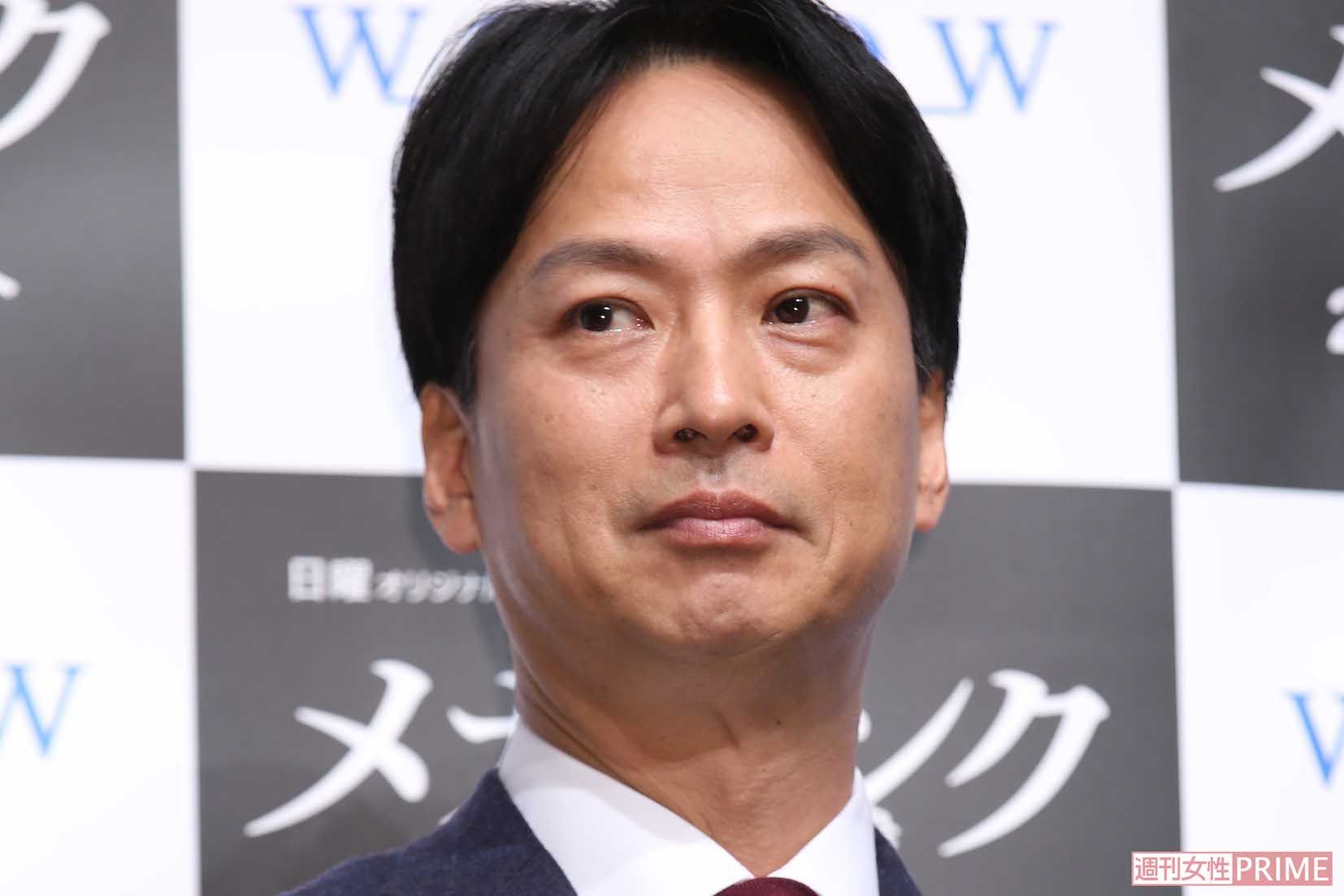 shujoprime's tweet card. 俳優の椎名桔平が7月23日に自身のインスタグラムを更新。ロケバスの車内で撮影されたと思われる自撮り写真のビジュアルに、ファンから驚きの声が上がった。61歳を迎えたとは思えない、その衝撃の姿はーー。
