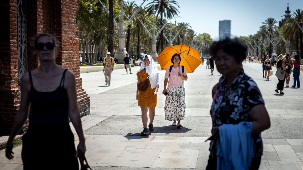 Nathan_Muir72's tweet card. L'alcalde de Barcelona es treu de la màniga una figura fins ara no anunciada amb la intenció que ajudi a definir les polítiques municipals per capejar l'arribada massiva de visitants