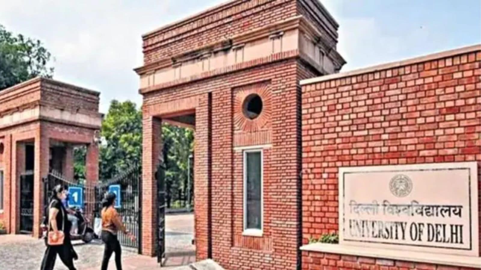 mohanreports's tweet card. Last month, the Standing Committee on Academic Affairs recommended the removal of references to politically sensitive topics such as the Kashmir conflict and the Israel-Palestine issue from the...