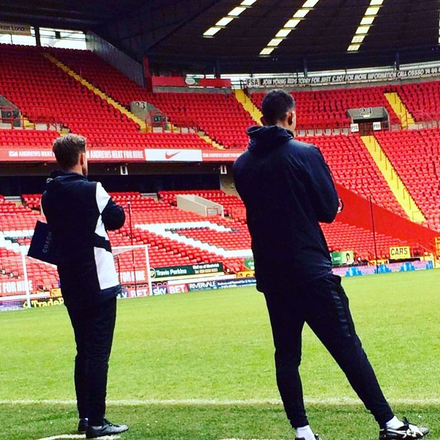 simon_hodge1's tweet card. ⚽ Football Coaches: Touchline Behaviour Guide ✅ As coaches, we are not just leaders of a team. We must act as positive models for everyone associated with the game. Our behaviour on the touchline...