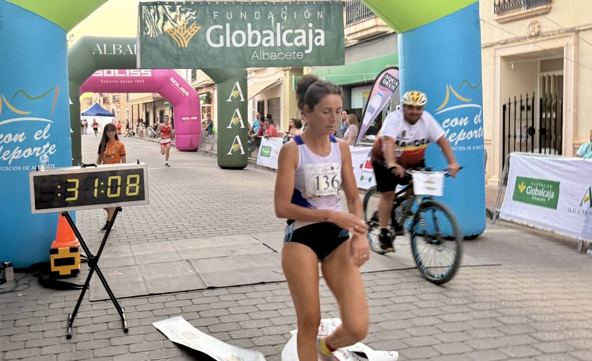 5maseldescuento's tweet card. Youness Marofit (Club de Atletismo 27 de Agosto de Madrigueras) y Mª Ángeles Magán Talavera (Atletismo Club Polideportivo La Roda) vencieron en la XV Carrera Popular de Mahora, 27ª cita de la temp
