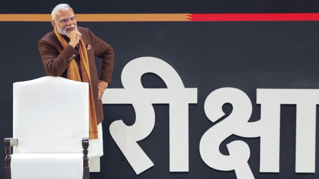 ashubh's tweet card. जबकि केंद्र सरकार की कई छात्रवृत्तियां ठप पड़ी हैं, 2018 में 3.67 करोड़ से शुरू हुआ ‘परीक्षा पे चर्चा’ का बजट 2025 में पांच गुना से भी अधिक बढ़कर 18.82 करोड़ रुपये पहुंच गया. यह कार्यक्रम कई जगहों पर...