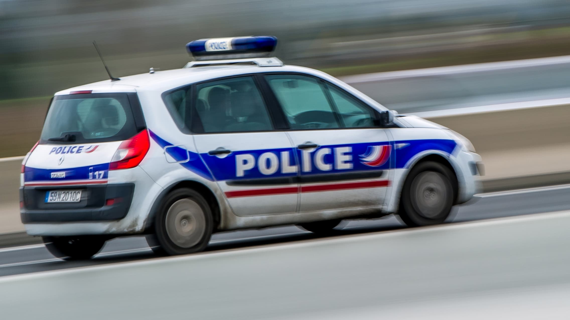 LoicKervran18's tweet card. Les faits se sont déroulés dans la nuit du vendredi 18 au samedi 19 juillet à proximité du quartier de Val-de-l'Aurence. Une enquête a été ouverte pour participation à un attroupement armé et...