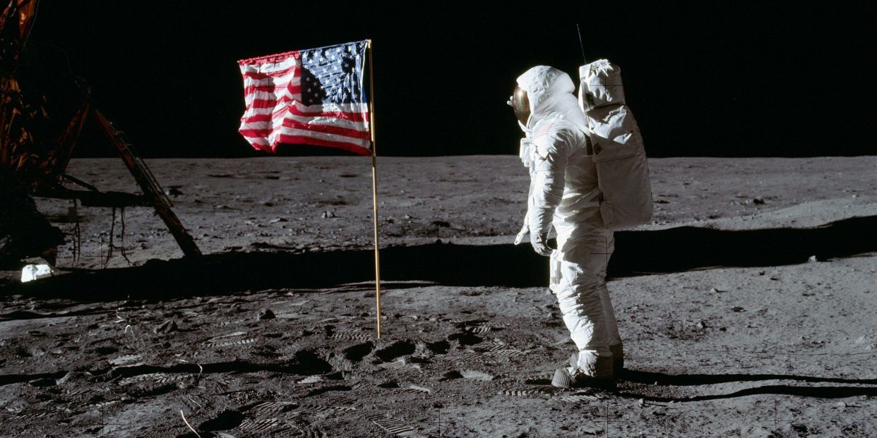 65ymuchomas's tweet card. Desarrollan una tecnología capaz de sacar oxígeno del agua de la Luna