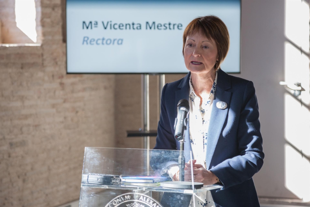 PlataformaPV's tweet card. La UV pot usar exclusivament el valencià en les comunicacions internes