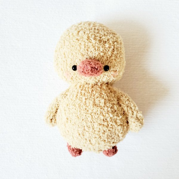 yuki_sakaue's tweet card. 4,500円 | ご覧いただきありがとうございます。ハンドメイドでひとつひとつ大切に製作させて頂いてます。・.。*・:，・.。*・:，・.。*・:，・.。*・:，・.。*・:，・.。*・:，ふんわり触り心地の優しい ひよこさんのぬいぐるみです。ひよこさんらしいくすみイエローカラ...