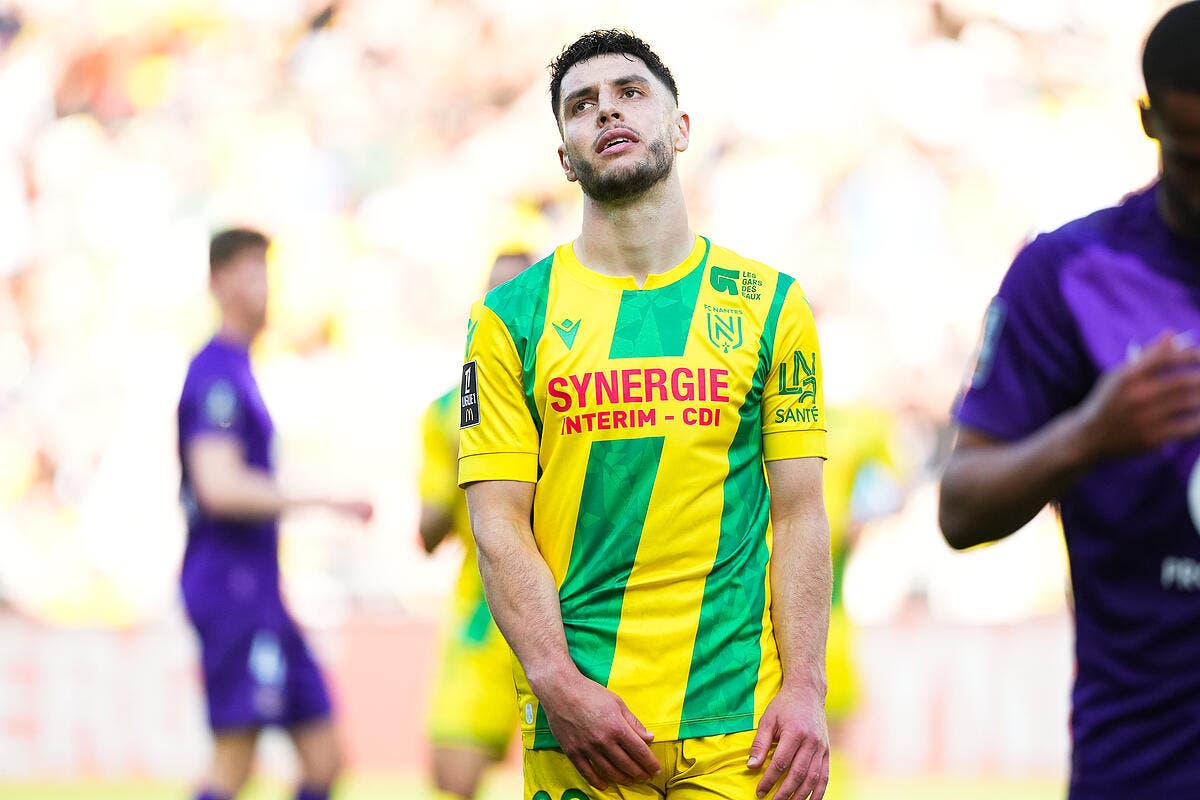 Foot01_com's tweet card. Meilleur buteur du FC Nantes la saison dernière, Matthis Abline est très convoité au mercato estival. Cependant, les Canaris tiennent bon et maintiennent leurs exigences financières élevées. La crise...
