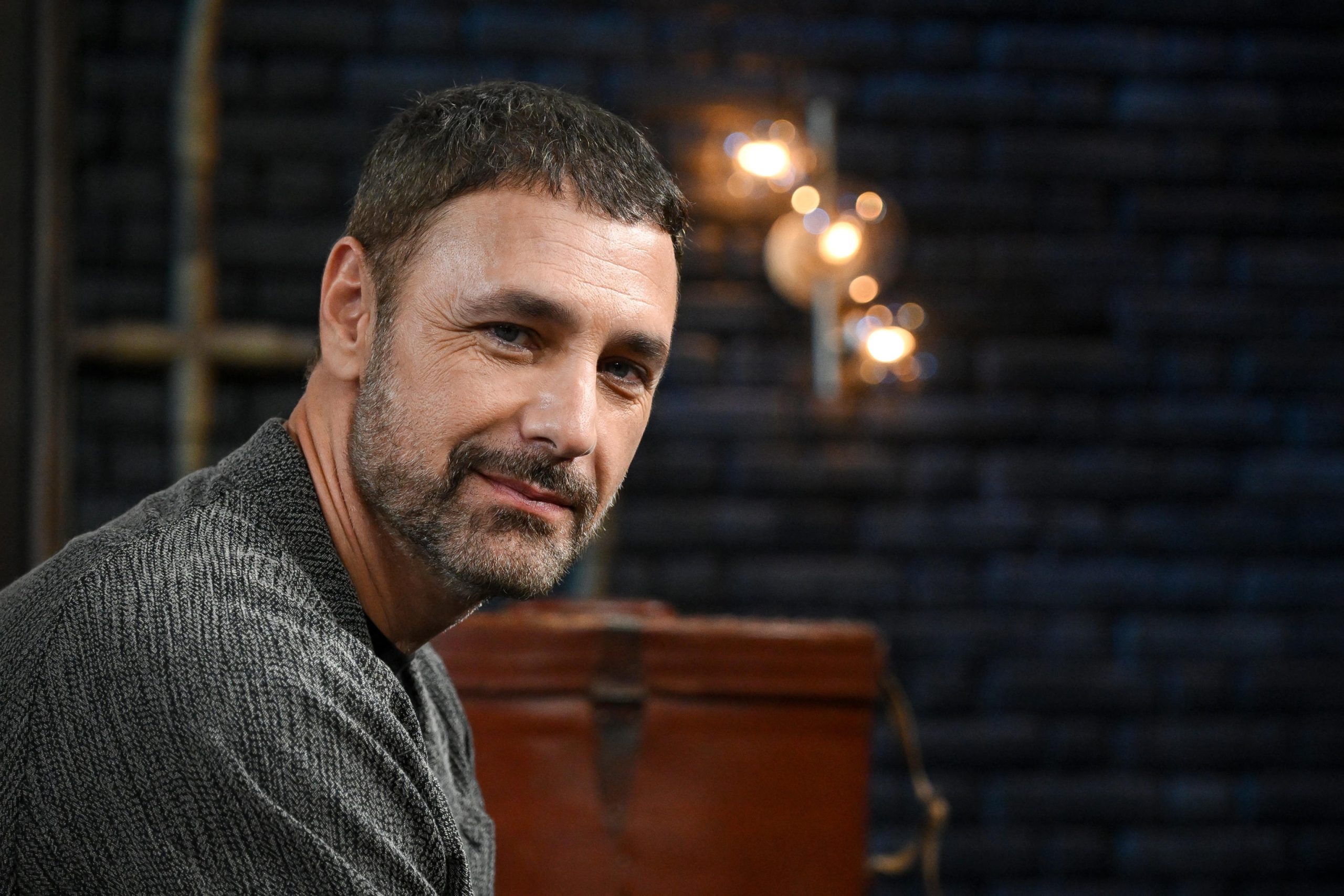 Lettera43's tweet card. Messaggi e audio rubati a Raoul Bova e poi divulgati nel suo podcast da Fabrizio Corona: inchiesta della procura per tentata estorsione.