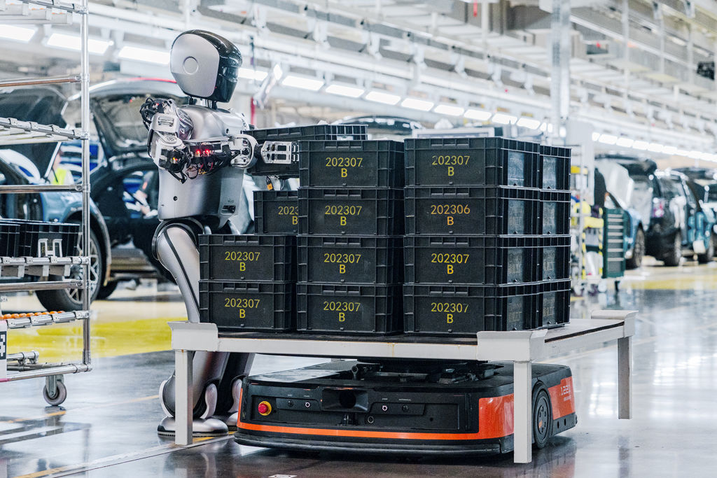 jacobinlat's tweet card. Según numerosas estimaciones, la expansión de la inteligencia artificial provocará una pérdida considerable de empleos. Ante esta perspectiva de disrupción profunda, resulta urgente comenzar a...