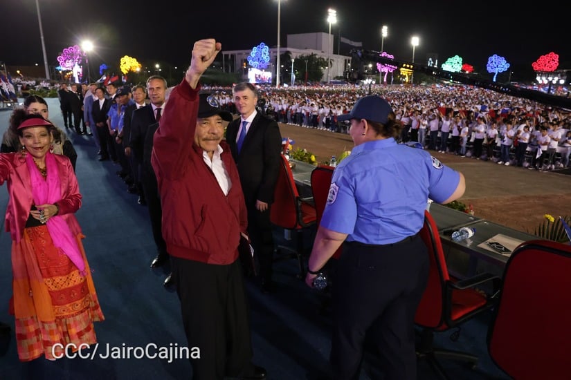NestorArce's tweet card. En el acto por el 46 aniversario de la revolución sandinista, cargado de retórica antioccidental, Daniel Ortega reapareció balbuceante y evitó toda alusión directa a la crisis política que vive...