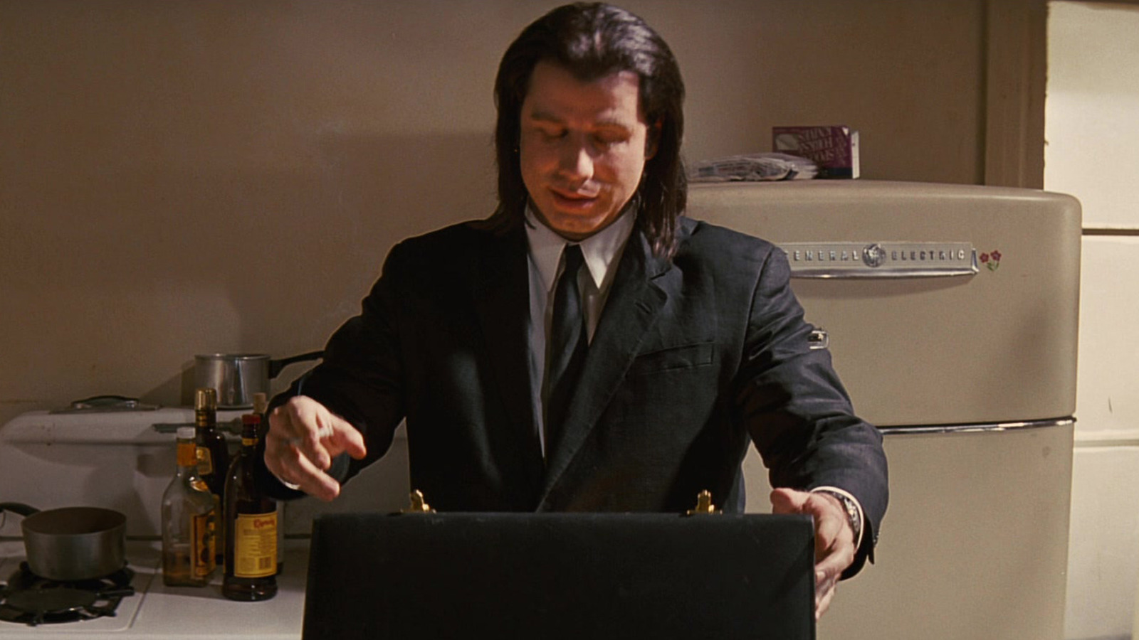 looper's tweet card. It's never revealed what was in Marcellus Wallace's briefcase in "Pulp Fiction," but Quentin Tarantino is interested in what the audience thinks was in it.