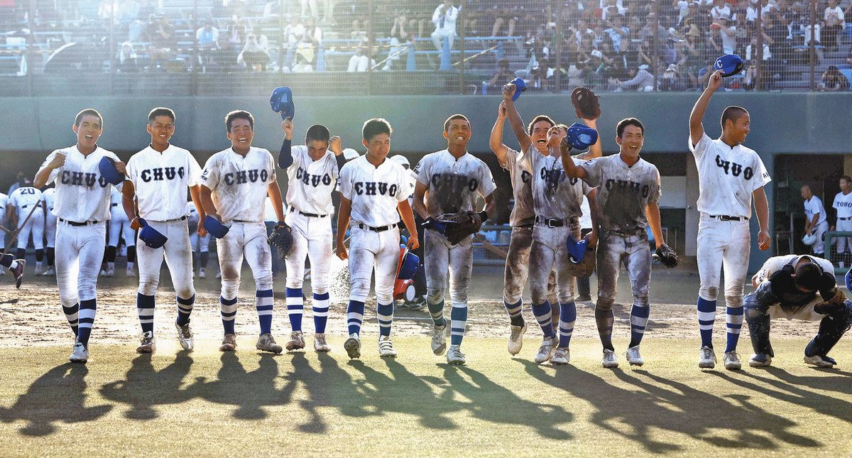 manarock69's tweet card. 九回の土壇場に失策が絡んで東邦に追いつかれ、決勝初の延長タイブレークにもつれ込んだ激闘。相手に傾きかけた流れを再び引き寄せたのは、豊橋...