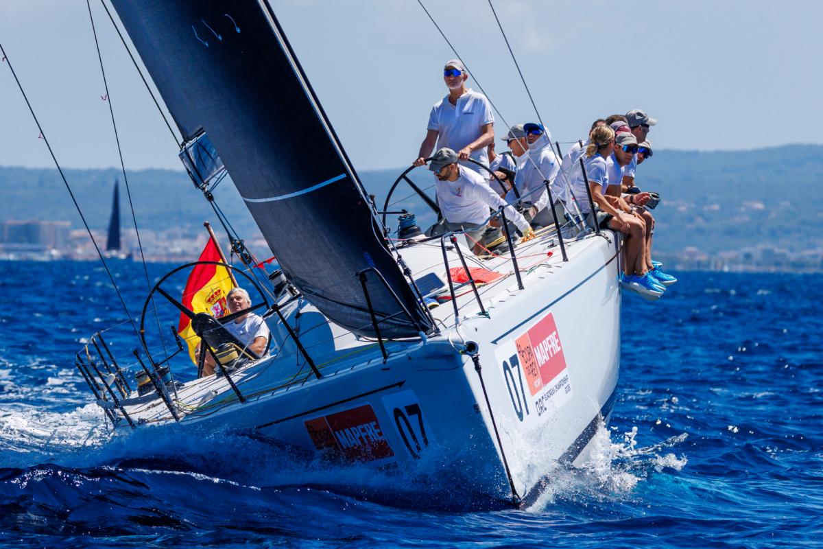 MarcaTMF's tweet card. Sale a entrenar por primera vez en la bahía de Palma. El martes comienza la competición