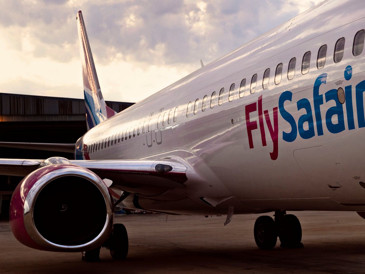 RogerKint69's tweet card. An SABC employee was seen in a viral video on social media platforms verbally and physically attacking a flight attendant.