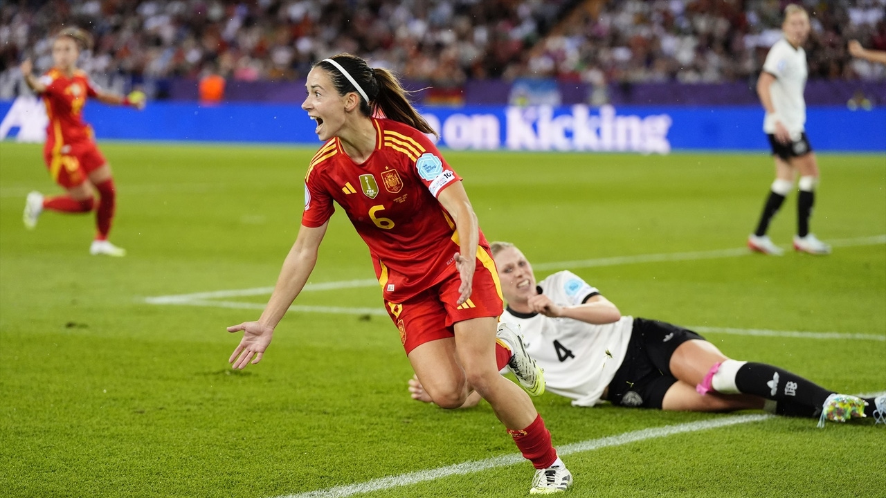 AXASegurosEs's tweet card. Sigue en directo la final de la Eurocopa Femenina de fútbol.  