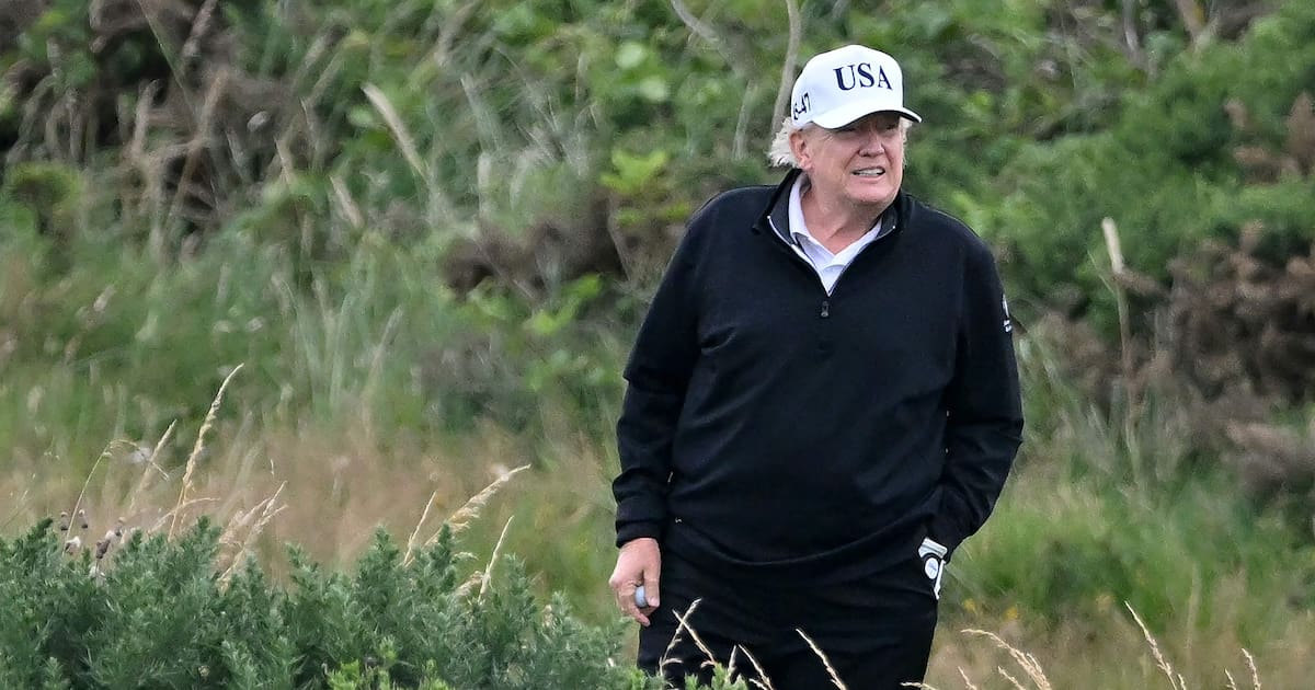 ChloeRidel's tweet card. Donald Trump et Ursula von der Leyen ont conclu un accord commercial ce dimanche 27 juillet en Ecosse, à l’avantage des Américains. Les Européens ont accepté que leurs importations soient taxées sans...