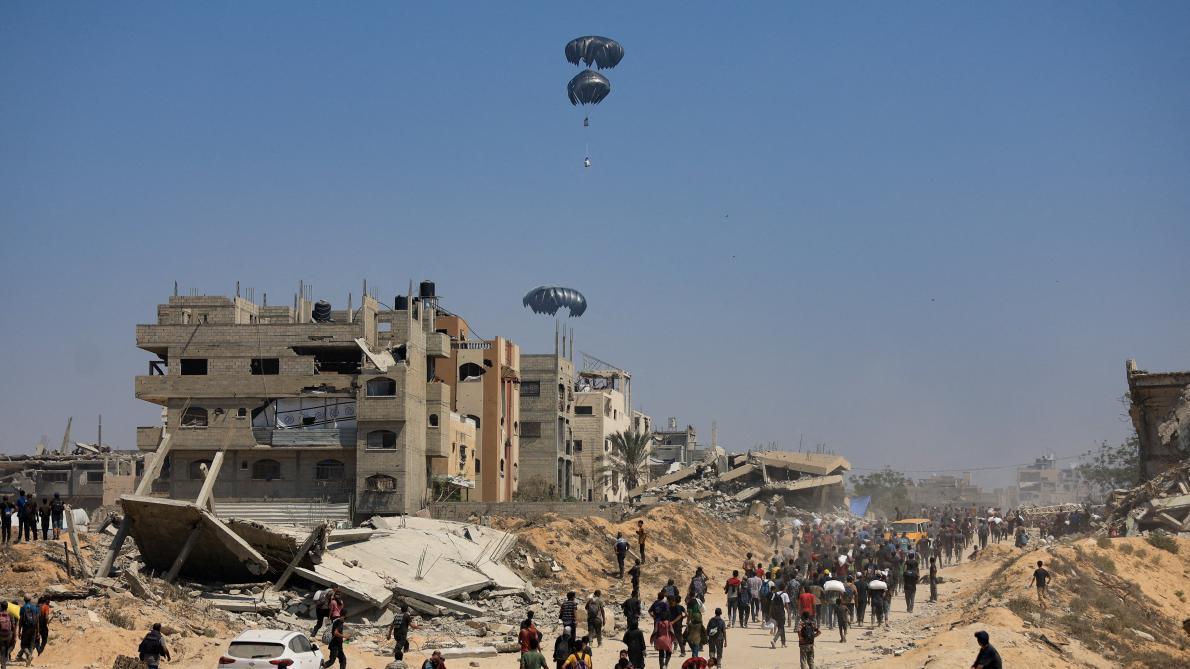 Eric_vds's tweet card. Ce week-end, l’Etat hébreu a desserré ses restrictions pour l’aide humanitaire aux Palestiniens de Gaza. Des largages aériens ont notamment eu lieu. Mais le scepticisme demeure, notamment chez les...