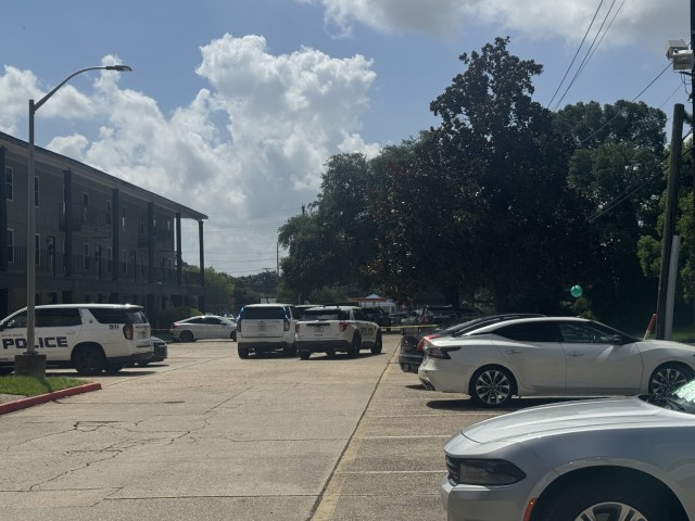 LAFirstNews's tweet card. A mother and her unborn child died after a shooting at an apartment complex in Baton Rouge.