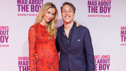 RTLBoulevard's tweet card. Babygeluk bij YouTuber Noah Zeeuw (31) en model Kelly Spronk. Het koppel heeft op Instagram bekendgemaakt dat ze hun derde kind hebben verwelkomd. Hun dochter heeft de naam Rho Joy Zeeuw gekregen.