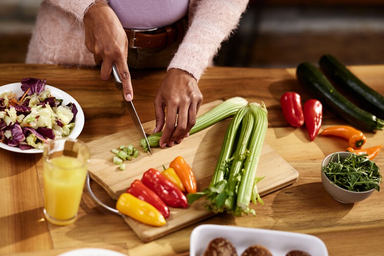 NeilFlochMD's tweet card. After reading recent reports of the health risks associated with using plastic cutting boards and Teflon-coated cookware, I decided to replace all of my toxic kitchen tools with non-toxic alternati...