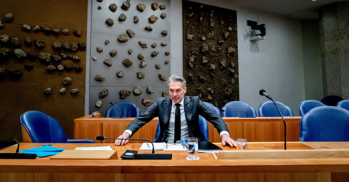 FMG_UvA's tweet card. Openbaar bestuur: Polarisatie in de samenleving is niet nieuw, maar een kabinet dat eraan meedoet wel, zeggen wetenschappers. En dat heeft direct een negatief effect. „Politici onderschatten hun...