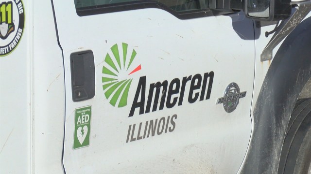 WCIA3's tweet card. CHAMPAIGN, Ill. (WCIA) — A power outage in Champaign is impacting over 1,800 customers, according to Ameren Illinois’ Outage Map. The outage began shortly after 12:40 p.m. At this time,…