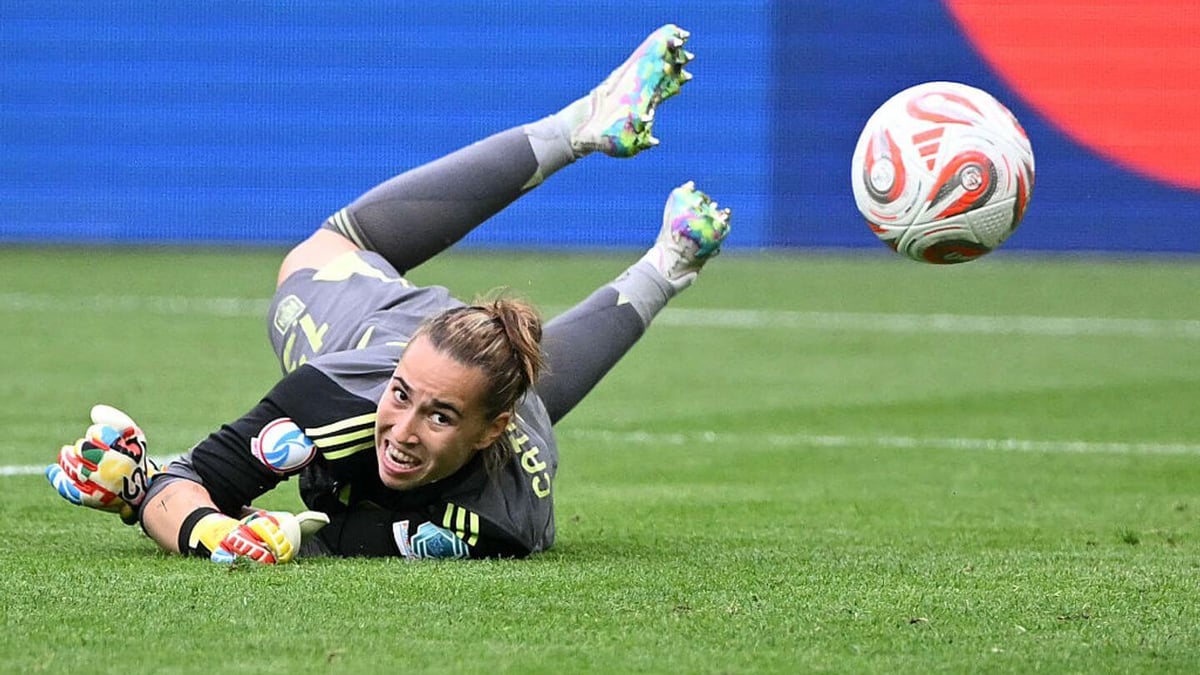 mapocoloco's tweet card. The 2025 European Championship final has headed to extra time after a 1-1 draw between England and Spain in Basel.The world champions dominated the first half and Mariona Caldentey gave them the lead...
