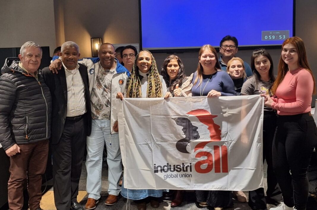 SINDICAR_OK's tweet card. Delegados de Argentina, Brasil, Perú y Colombia participaron con el objetivo de abordar la organización de un sector laboral clave y en crecimiento.