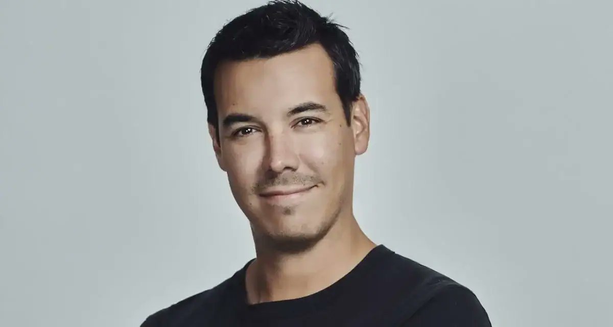 EditorJanes's tweet card. Warner Music Group’s ADA shakeup is continuing: On the heels of president Cat Kreidich’s exit, Alejandro Duque has stepped into the role while remaining at