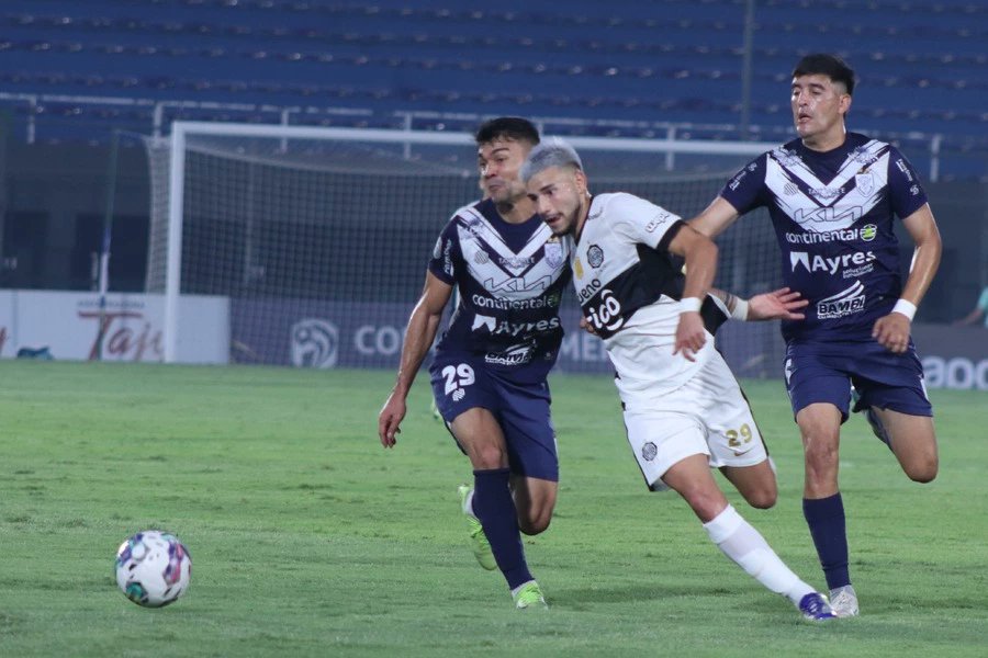 Unicanal's tweet card. La jornada dominical tiene dos partidos por la cuarta fecha del Clausura. Olimpia visitará a Ameliano y Tembetary y Guaraní se enfrentarán.