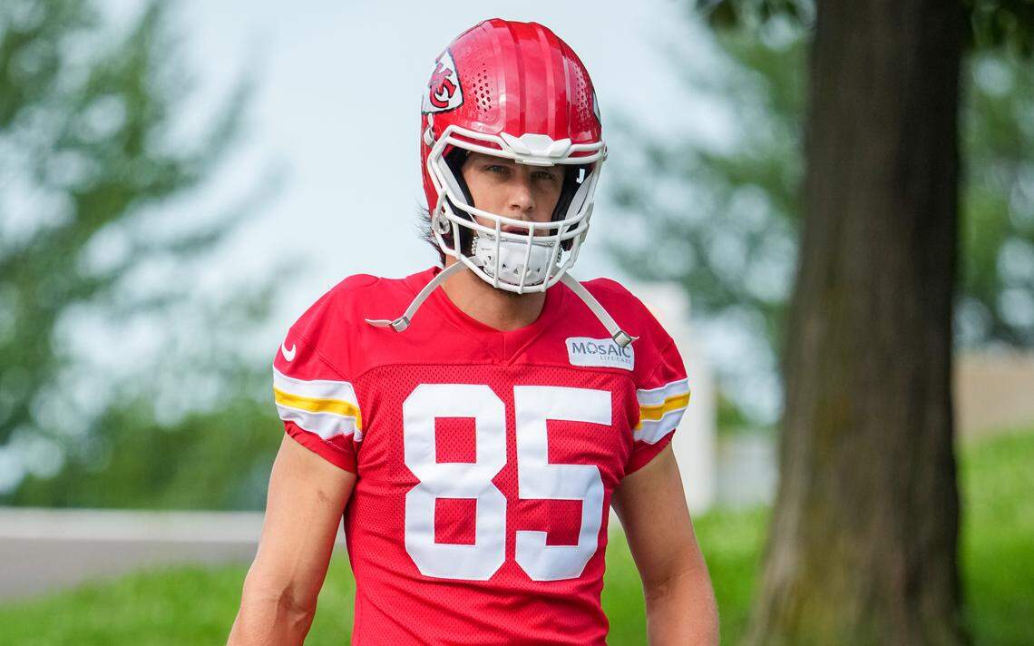 jeff_rosen88's tweet card. The eighth-year pro, who had no NFL catches last year, is off to a strong start in camp.
