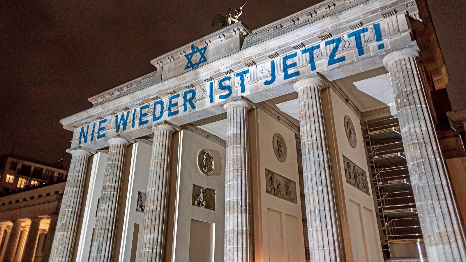 KaiserfrontFan's tweet card. Sie liebten Berlin, doch nach dem 7. Oktober 2023 habe sich eine Wand aus Misstrauen und Hass aufgebaut. Das wollen sie nicht länger ertragen.