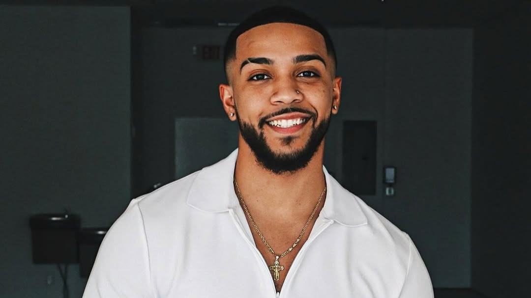frontpagepop's tweet card. Mad House star Carlos LaBoy is engaged! He proposed to longtime boyfriend Pedro DeJesus in front of family and friends.