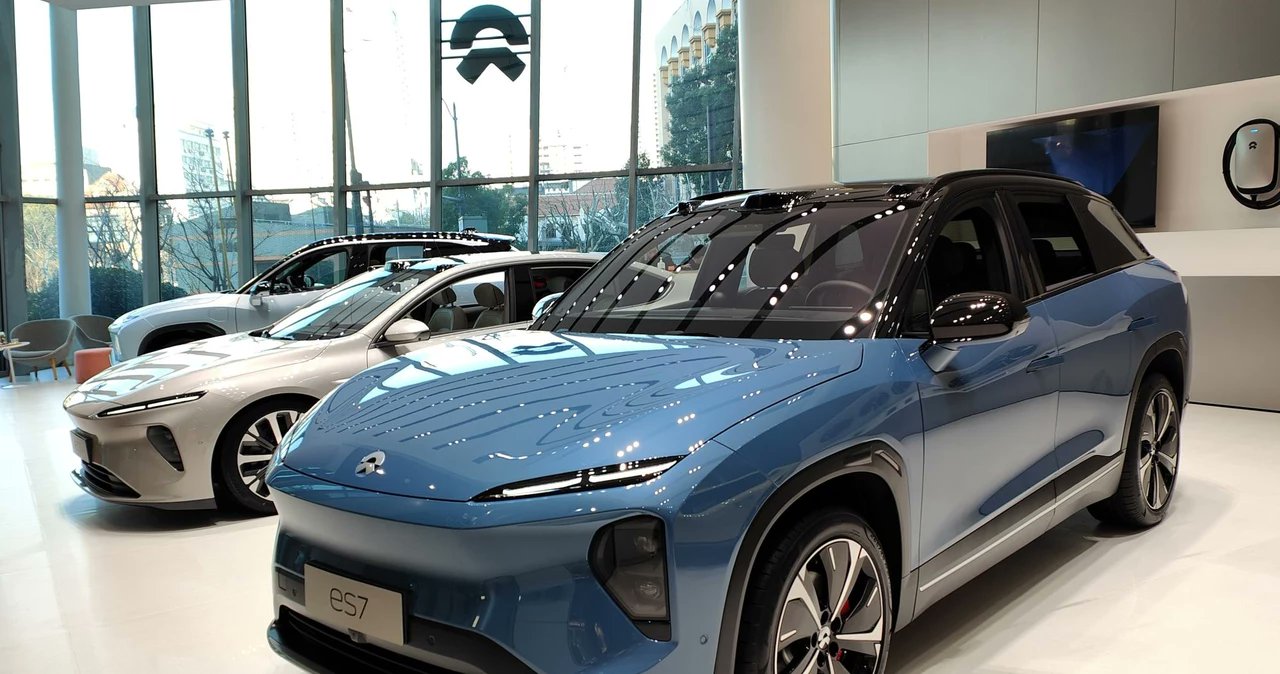 pila3d's tweet card. Zaledwie 15 ze 129 chińskich marek oferujących dziś samochody określane jako NEV (New Energy Vehicle) ma szansę przetrwać do 2030 roku - ostrzega amerykańska firma konsultingowa AlixPartners. W