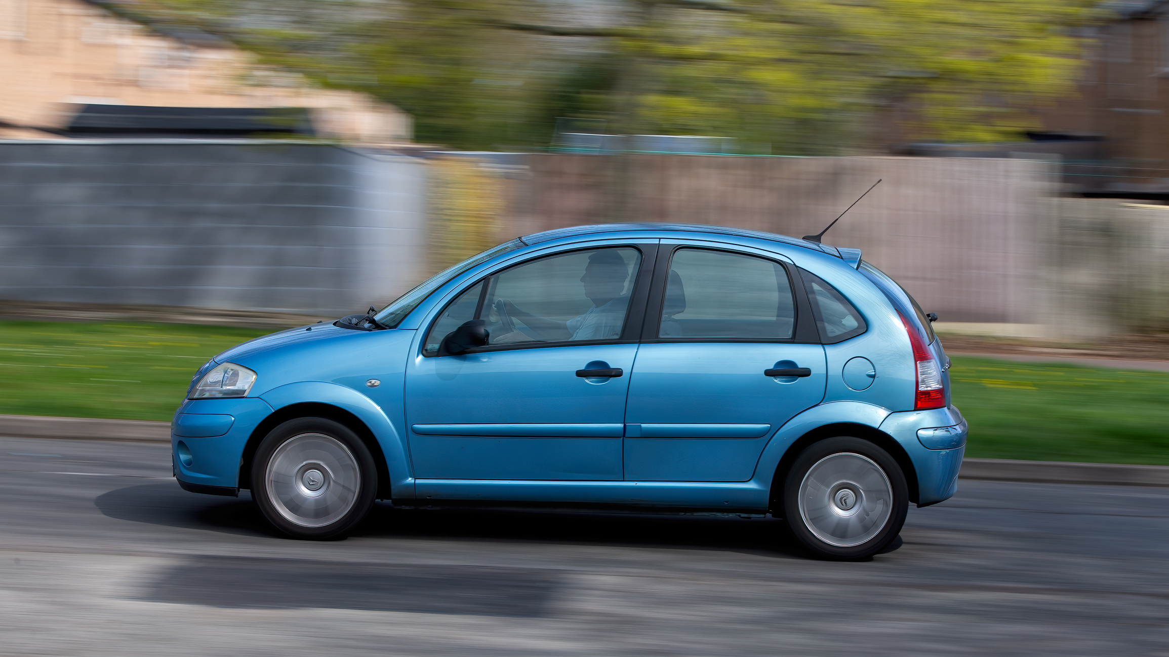 TheOldhamTimes's tweet card. Car dealers have been told to halt sales of second-hand Citroens after a 'stop-drive' warning was issued amid potentially dangerous airbags.