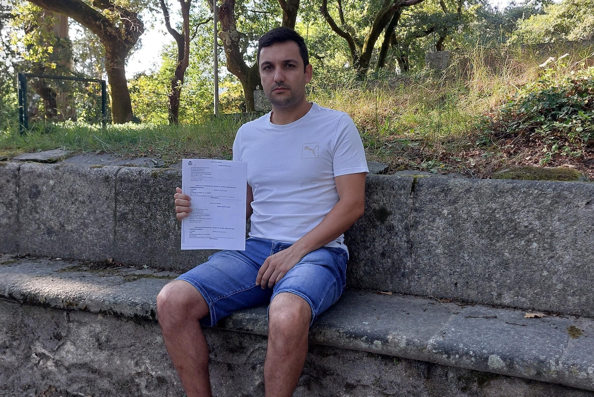 elcorreogallego's tweet card. Además le causó diversos daños en su vivienda, que cifra en mil euros