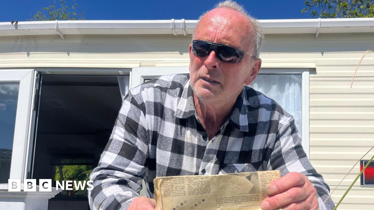 IainGould's tweet card. Walter Renwick says he wore a "Rod Stewart" wig to hide while accused of the Sycamore Gap attack.