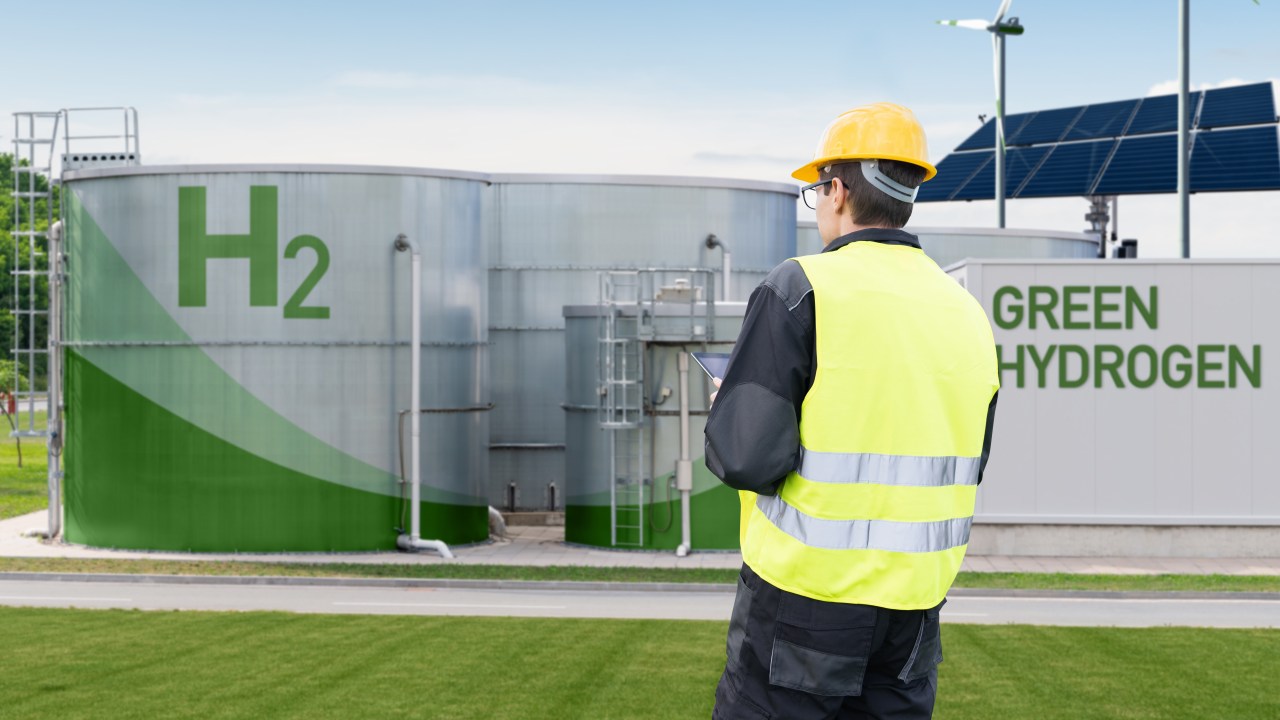 CISOZ's tweet card. Labor’s “attempt to appear fiscally prudent” by urging Fortescue to repay handouts for a failed green hydrogen plant has come under fire, as the Albanese government continues to “bet our future” on...